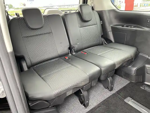 日産 セレナ e－パワー ハイウェイスター V 佐賀県 2018(平30)年 7.7万km ダイヤモンドブラック 純正9インチSDナビゲーション/・フルセグTV/CD/DVD/SD/Bluetooth/アラウンドビューモニター/前方ドライブレコーダー/ビルトインETC/インテリジェントルームミラー/後席エアコン/両側パワースライドドア/電子パーキングブレーキ/AUTO HOLD機能/合皮シート/D＋N席シートヒーター/後席用サイドサンシェード/ISOFIX対応/革巻きステアリング/ステアリングヒーター/ステアリングリモコン/純正15インチアルミホイール/純正LEDヘッドライト/純正フォグランプ/純正フロアマット/純正ドアバイザ―/新車保証書/取扱説明書/スペアキー１本/セーフティパックB/・インテリジェントクルーズコントロール/・エマージェンシーブレーキ/・レーンディパーチャーワーニング/・ブラインドスポットワーニング/・クリアランスソナー/・標識認識機能