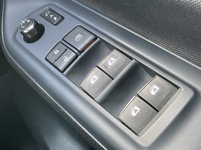 トヨタ ノア Si 長野県 2014(平26)年 8.8万km ボルドーマイカメタリック (株)IDOMが運営する【じしゃロン長野店】の自社ローン専用車両になります。こちらは現金またはオートローンご利用時の価格です。自社ローンご希望の方は別途その旨お申付け下さい　/純正ナビ/Bluetooth/バックカメラ/ETC/フルセグTV/純正フロアマット/純正アルミホイール/ABS/横滑り防止装置/盗難防止装置/LEDヘッドライト/オートライト