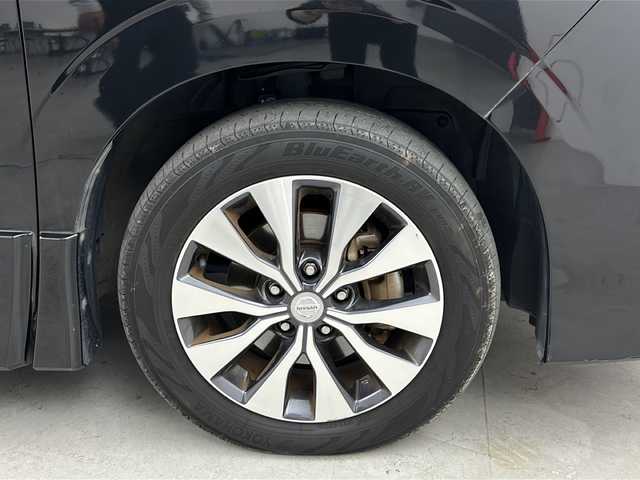 日産 セレナ ハイウェイスター 群馬県 2017(平29)年 5.3万km ダイヤモンドブラック 純正９型ナビ　純正１１型後席モニター　全周囲カメラ　衝突軽減ブレーキ　ハンズフリー両側電動スライドドア　ビルトインＥＴＣ　ドライブレコーダー　クリアランスソナー　オートライト　スマートキー　禁煙車