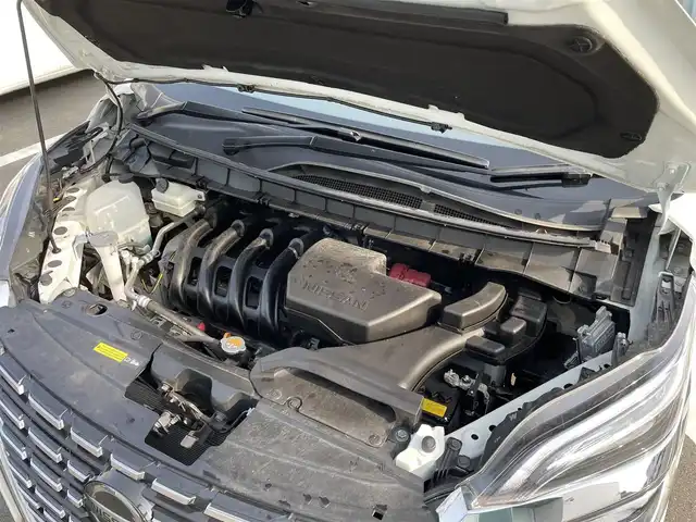 日産 セレナ ハイウェイスター V 神奈川県 2021(令3)年 3.5万km ブリリアントホワイトパール 社外ナビゲーション　/CD/DVD　/Bluetooth接続　/全方位カメラ　/ドライブレコーダー/プロパイロット　/レーンキープアシスト/両側パワースライドドア　/ＥＴＣ/前後コーナーセンサー/横滑り防止装置　/盗難防止装置　/USB入力端子/ABS/社外フロアマット/純正アルミホイル/オートライト/オートマチックハイビーム/ベンチシート/ウォークスルー/LEDヘッドライト/スマートキー