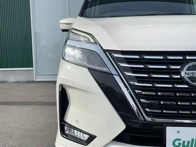 日産 セレナ ハイウェイスター V 神奈川県 2021(令3)年 3.5万km ブリリアントホワイトパール 社外ナビゲーション　/CD/DVD　/Bluetooth接続　/全方位カメラ　/ドライブレコーダー/プロパイロット　/レーンキープアシスト/両側パワースライドドア　/ＥＴＣ/前後コーナーセンサー/横滑り防止装置　/盗難防止装置　/USB入力端子/ABS/社外フロアマット/純正アルミホイル/オートライト/オートマチックハイビーム/ベンチシート/ウォークスルー/LEDヘッドライト/スマートキー