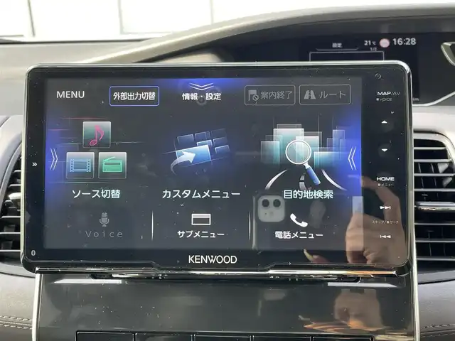 日産 セレナ ハイウェイスター V 神奈川県 2021(令3)年 3.5万km ブリリアントホワイトパール 社外ナビゲーション　/CD/DVD　/Bluetooth接続　/全方位カメラ　/ドライブレコーダー/プロパイロット　/レーンキープアシスト/両側パワースライドドア　/ＥＴＣ/前後コーナーセンサー/横滑り防止装置　/盗難防止装置　/USB入力端子/ABS/社外フロアマット/純正アルミホイル/オートライト/オートマチックハイビーム/ベンチシート/ウォークスルー/LEDヘッドライト/スマートキー