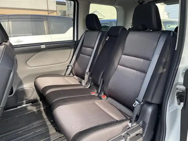 日産 セレナ ハイウェイスター V 神奈川県 2021(令3)年 3.5万km ブリリアントホワイトパール 社外ナビゲーション　/CD/DVD　/Bluetooth接続　/全方位カメラ　/ドライブレコーダー/プロパイロット　/レーンキープアシスト/両側パワースライドドア　/ＥＴＣ/前後コーナーセンサー/横滑り防止装置　/盗難防止装置　/USB入力端子/ABS/社外フロアマット/純正アルミホイル/オートライト/オートマチックハイビーム/ベンチシート/ウォークスルー/LEDヘッドライト/スマートキー