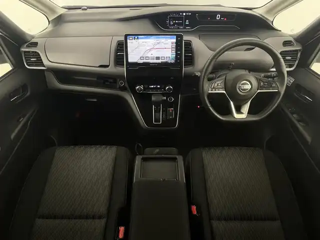 日産 セレナ ハイウェイスター V 大阪府 2021(令3)年 3.5万km ブリリアントホワイトパール 360度セーフティサポートアシスト/　・エマージェンシーブレーキ/　・踏み間違い防止アシスト/　・車線逸脱警防止支援システム/　・車線逸脱警報機能/　・標識認識機能/プロパイロット/社外ナビ/　（Bluetooth/CD/DVD）/アラウンドビューモニター/両側パワースライドドア/レーダークルーズコントロール/LEDヘッドライト/フォグランプ/純正16インチアルミホイール/ブラインドスポットモニター/コーナーセンサー/スマートキー/ETC2.0