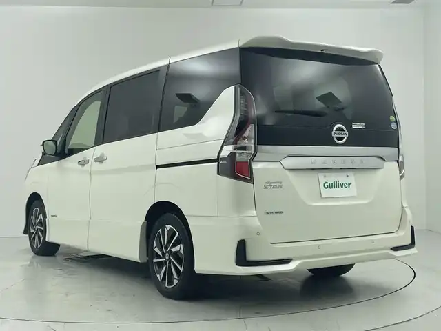 日産 セレナ ハイウェイスター V 大阪府 2021(令3)年 3.5万km ブリリアントホワイトパール 360度セーフティサポートアシスト/　・エマージェンシーブレーキ/　・踏み間違い防止アシスト/　・車線逸脱警防止支援システム/　・車線逸脱警報機能/　・標識認識機能/プロパイロット/社外ナビ/　（Bluetooth/CD/DVD）/アラウンドビューモニター/両側パワースライドドア/レーダークルーズコントロール/LEDヘッドライト/フォグランプ/純正16インチアルミホイール/ブラインドスポットモニター/コーナーセンサー/スマートキー/ETC2.0