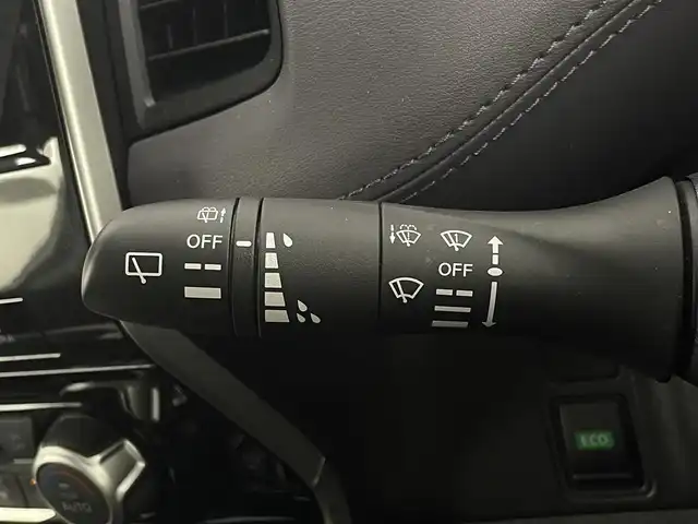 日産 セレナ ハイウェイスター V 大阪府 2021(令3)年 3.5万km ブリリアントホワイトパール 360度セーフティサポートアシスト/　・エマージェンシーブレーキ/　・踏み間違い防止アシスト/　・車線逸脱警防止支援システム/　・車線逸脱警報機能/　・標識認識機能/プロパイロット/社外ナビ/　（Bluetooth/CD/DVD）/アラウンドビューモニター/両側パワースライドドア/レーダークルーズコントロール/LEDヘッドライト/フォグランプ/純正16インチアルミホイール/ブラインドスポットモニター/コーナーセンサー/スマートキー/ETC2.0