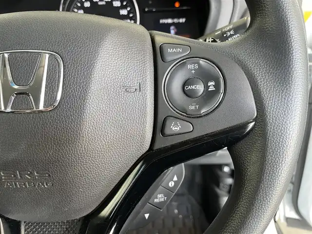 ホンダ ヴェゼル ハイブリッド ホンダセンシング 栃木県 2018(平30)年 1.6万km プラチナホワイトパール ワンオーナー /純正ナビ VXM-184Ci/【FM/AM/CD/BT】/ホンダセンシング /オートクルーズコントロール/レーンキープアシスト/横滑り防止装置/衝突被害軽減システム/パドルシフト/ETC/プッシュスタート/スマートキー/ブレーキホールド/自動パーキングブレーキ/ホンダECON/オートライト/フロアマット/サイドバイザー/ウィンカーミラー