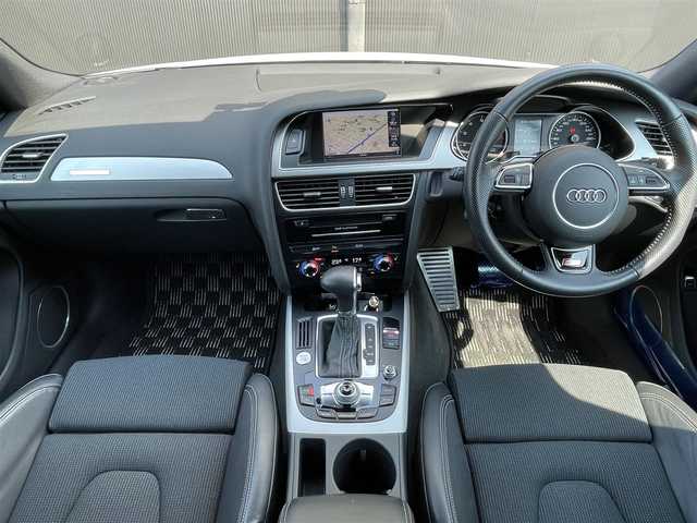 アウディ Ａ４ 2．0 TFSI クワトロ 香川県 2014(平26)年 5万km グレイシアホワイトメタリック Sライン/純正ナビ/Bカメラ/ETC/ドラレコ/フルセグTV/BT/DVD/CD/SD/アダプティブクルーズコントロール/パークセンサー/レーンアシスト/bang&olufsenサウンド/ハーフレザーシート/シートヒーター/パワーシート/パドルシフト/スペアキー×1本/取説/保証書