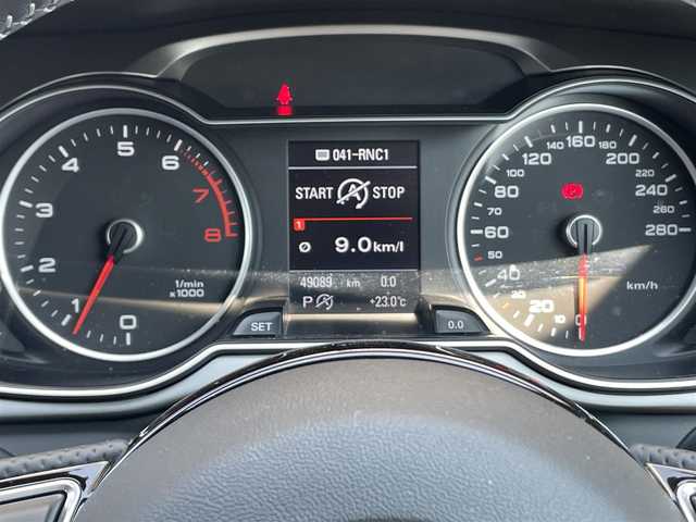 アウディ Ａ４ 2．0 TFSI クワトロ 香川県 2014(平26)年 5万km グレイシアホワイトメタリック Sライン/純正ナビ/Bカメラ/ETC/ドラレコ/フルセグTV/BT/DVD/CD/SD/アダプティブクルーズコントロール/パークセンサー/レーンアシスト/bang&olufsenサウンド/ハーフレザーシート/シートヒーター/パワーシート/パドルシフト/スペアキー×1本/取説/保証書