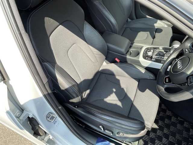 アウディ Ａ４ 2．0 TFSI クワトロ 香川県 2014(平26)年 5万km グレイシアホワイトメタリック Sライン/純正ナビ/Bカメラ/ETC/ドラレコ/フルセグTV/BT/DVD/CD/SD/アダプティブクルーズコントロール/パークセンサー/レーンアシスト/bang&olufsenサウンド/ハーフレザーシート/シートヒーター/パワーシート/パドルシフト/スペアキー×1本/取説/保証書
