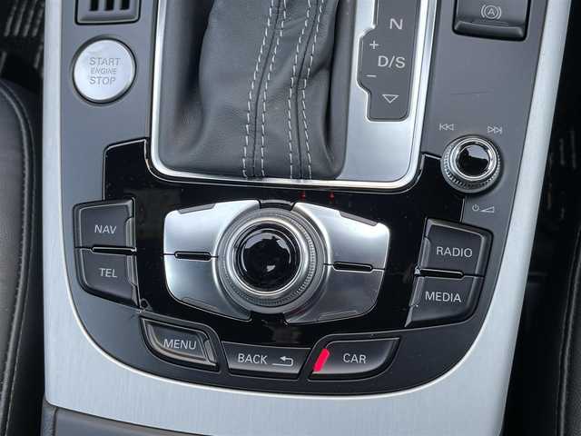 アウディ Ａ４ 2．0 TFSI クワトロ 香川県 2014(平26)年 5万km グレイシアホワイトメタリック Sライン/純正ナビ/Bカメラ/ETC/ドラレコ/フルセグTV/BT/DVD/CD/SD/アダプティブクルーズコントロール/パークセンサー/レーンアシスト/bang&olufsenサウンド/ハーフレザーシート/シートヒーター/パワーシート/パドルシフト/スペアキー×1本/取説/保証書