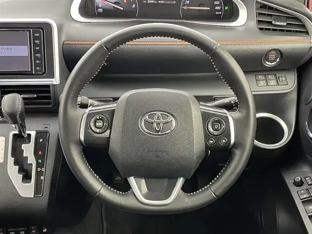 トヨタ シエンタ G 埼玉県 2019(令1)年 2.1万km センシュアルレッドマイカ パノラミックビューモニター　純正ナビ　シートヒーター　ステアリングヒーター　セーフティセンス　両側パワースライドドア　ビルトインＥＴＣ　コーナーセンサー　スマートキー　プッシュスタート　地デジ