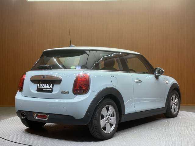 ＭＩＮＩ ミニ クーパー アイスブルーED 千葉県 2018(平30)年 3.9万km アイスブルー インテリジェントセーフティ　/純正ナビ　/バックカメラ　/ＰＤＣ　/パーキングアシスト　/ドライブレコーダー　/純正１５インチＡＷ　/ＬＥＤヘッドライト　/オートライト