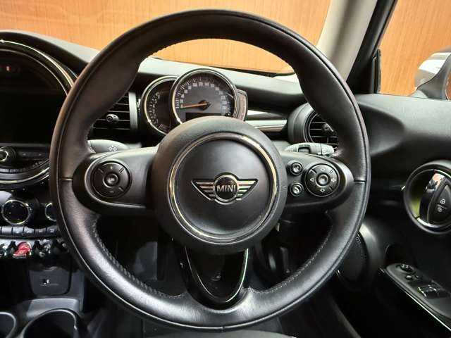 ＭＩＮＩ ミニ クーパー アイスブルーED 千葉県 2018(平30)年 3.9万km アイスブルー インテリジェントセーフティ　/純正ナビ　/バックカメラ　/ＰＤＣ　/パーキングアシスト　/ドライブレコーダー　/純正１５インチＡＷ　/ＬＥＤヘッドライト　/オートライト