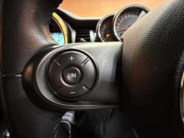 ＭＩＮＩ ミニ クーパー アイスブルーED 千葉県 2018(平30)年 3.9万km アイスブルー インテリジェントセーフティ　/純正ナビ　/バックカメラ　/ＰＤＣ　/パーキングアシスト　/ドライブレコーダー　/純正１５インチＡＷ　/ＬＥＤヘッドライト　/オートライト