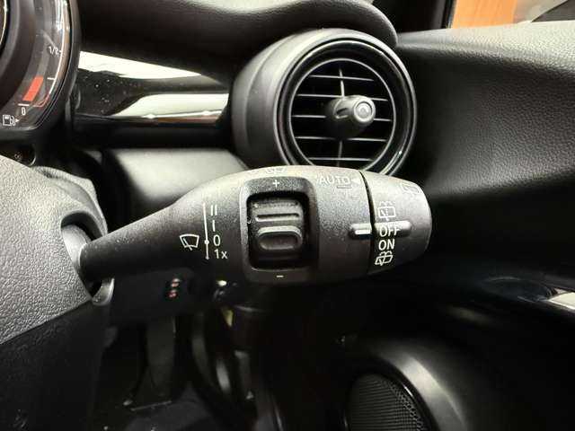 ＭＩＮＩ ミニ クーパー アイスブルーED 千葉県 2018(平30)年 3.9万km アイスブルー インテリジェントセーフティ　/純正ナビ　/バックカメラ　/ＰＤＣ　/パーキングアシスト　/ドライブレコーダー　/純正１５インチＡＷ　/ＬＥＤヘッドライト　/オートライト
