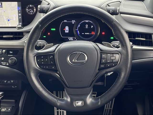 レクサス ＥＳ 300h Fスポーツ 秋田県 2020(令2)年 5.5万km ホワイトノーヴァガラスフレーク 純正ナビ（CD/DVD/BT/フルセグ）/バックカメラ/TRDエアロ（F/S/R）/TRDマフラー/サンルーフ/オートクルーズコントロール/レザーシート/前席パワーシート/前席シートヒーター/前席シートベンチレーション/ステアリングヒーター/リア電動サンシェード/ETC2.0/パドルシフト/プリクラッシュセーフティ（PCS）/ブラインドスポットモニター（BSM）/コーナーセンサー/ブレーキホールド/電動パーキングブレーキ