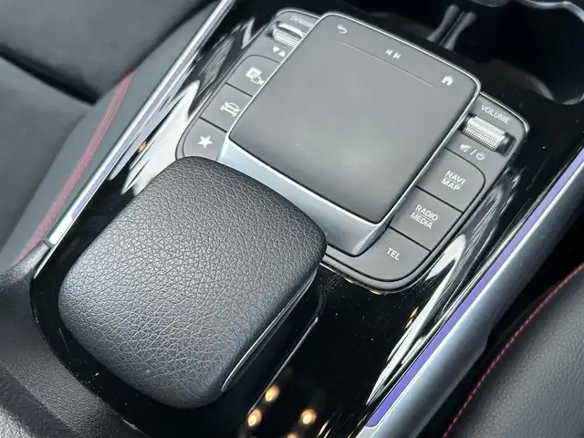 メルセデス・ベンツ Ｍ・ベンツ ＧＬＢ２００ｄ 4マチック AMGライン 福岡県 2021(令3)年 7.2万km ポーラホワイト レーダーセーフティパッケージ/アダプティブクルーズコントロール/純正ナビ/Applecarplay/androidauto/フルセグTV/全方位カメラ/パワーバックドア/ハーフレザーシート/前席シートヒーター/ワイヤレス充電　/LEDヘッドライト/オートハイビーム/前後ドライブレコーダー/純正19インチアルミホイール/ETC2.0/取扱説明書/スペアキー×1