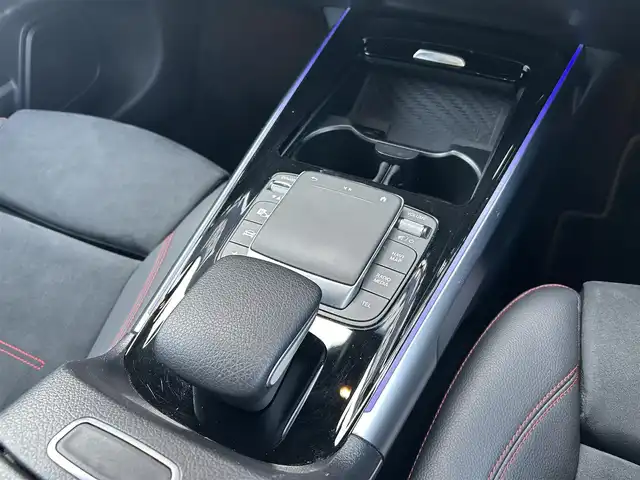 メルセデス・ベンツ Ｍ・ベンツ ＧＬＢ２００ｄ 4マチック AMGライン 福岡県 2021(令3)年 7.2万km ポーラホワイト レーダーセーフティパッケージ/アダプティブクルーズコントロール/純正ナビ/Applecarplay/androidauto/フルセグTV/全方位カメラ/パワーバックドア/ハーフレザーシート/前席シートヒーター/ワイヤレス充電　/LEDヘッドライト/オートハイビーム/前後ドライブレコーダー/純正19インチアルミホイール/ETC2.0/取扱説明書/スペアキー×1