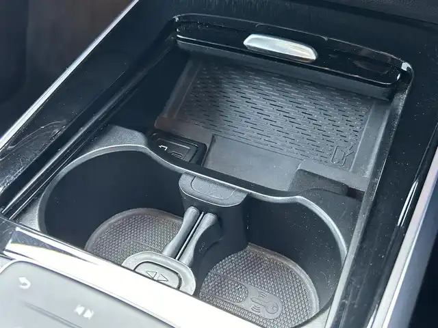 メルセデス・ベンツ Ｍ・ベンツ ＧＬＢ２００ｄ 4マチック AMGライン 福岡県 2021(令3)年 7.2万km ポーラホワイト レーダーセーフティパッケージ/アダプティブクルーズコントロール/純正ナビ/Applecarplay/androidauto/フルセグTV/全方位カメラ/パワーバックドア/ハーフレザーシート/前席シートヒーター/ワイヤレス充電　/LEDヘッドライト/オートハイビーム/前後ドライブレコーダー/純正19インチアルミホイール/ETC2.0/取扱説明書/スペアキー×1