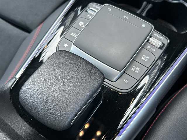 メルセデス・ベンツ Ｍ・ベンツ ＧＬＢ２００ｄ 4マチック AMGライン 福岡県 2021(令3)年 7.2万km ポーラホワイト レーダーセーフティパッケージ/アダプティブクルーズコントロール/純正ナビ/Applecarplay/androidauto/フルセグTV/全方位カメラ/パワーバックドア/ハーフレザーシート/前席シートヒーター/ワイヤレス充電　/LEDヘッドライト/オートハイビーム/前後ドライブレコーダー/純正19インチアルミホイール/ETC2.0/取扱説明書/スペアキー×1
