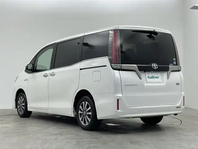 トヨタ エスクァイア ハイブリッド Gi プレミアムパッケージ 群馬県 2019(令1)年 3.7万km ホワイトパールクリスタルシャイン 純正９インチナビ　純正フリップダウンモニター　バックカメラ　プリクラッシュセーフティ　車線逸脱警報　クルーズコントロール　シートヒーター　オートマチックハイビーム　クリアランスソナー　ＥＴＣ　禁煙車