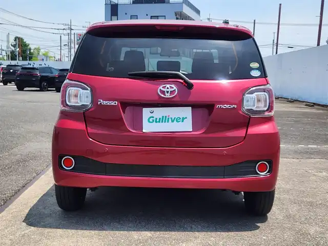 トヨタ パッソ モーダ　Gパッケージ 群馬県 2016(平28)年 3.8万km マゼンタベリーマイカM 純正ナビ(Bluetooth/CD/DVD)/フルセグTV/バックモニター/クリアランスソナー/スマートアシスト2/・衝突回避支援ブレーキ機能/・衝突警報機能/・車線逸脱警報機能/・誤発進抑制制御機能/・先行車発進お知らせ機能/LEDヘッドランプ/オートライト/オートエアコン/本革巻きステアリング/ステアリングスイッチ/純正14インチアルミホイール/キーフリーシステム/プッシュボタンスタート/イモビライザー/禁煙車