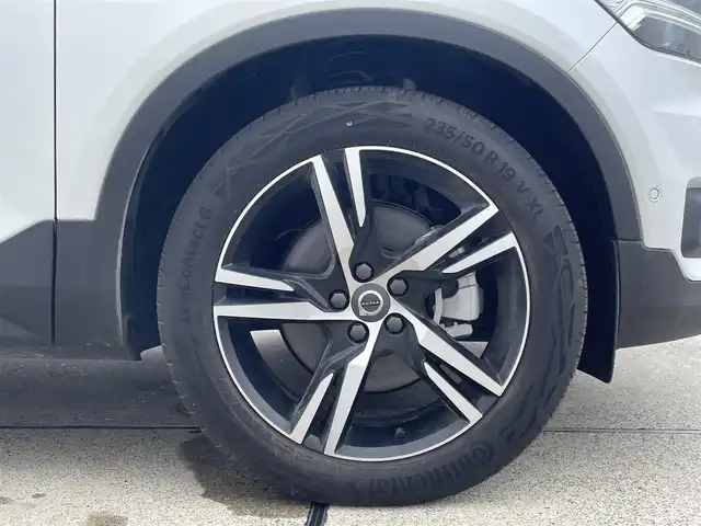 ボルボ ＸＣ４０ B4 AWD Rデザイン 東京都 2020(令2)年 1万km パール 純正ナビ/360°カメラ/BSM/ACC/ハーフレザーシート/シートヒーター/ドライブレコーダー/ETC