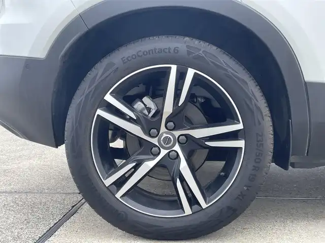 ボルボ ＸＣ４０ B4 AWD Rデザイン 東京都 2020(令2)年 1万km パール 純正ナビ/360°カメラ/BSM/ACC/ハーフレザーシート/シートヒーター/ドライブレコーダー/ETC