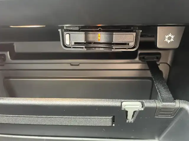 ボルボ ＸＣ４０ B4 AWD Rデザイン 東京都 2020(令2)年 1万km パール 純正ナビ/360°カメラ/BSM/ACC/ハーフレザーシート/シートヒーター/ドライブレコーダー/ETC