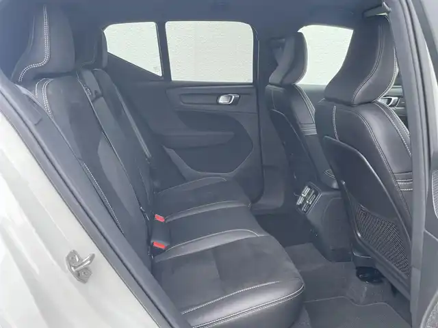 ボルボ ＸＣ４０ B4 AWD Rデザイン 東京都 2020(令2)年 1万km パール 純正ナビ/360°カメラ/BSM/ACC/ハーフレザーシート/シートヒーター/ドライブレコーダー/ETC