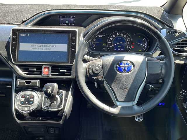 トヨタ ヴォクシー ハイブリッド ZS 煌Ⅱ 長野県 2020(令2)年 2.3万km ホワイトパールクリスタルシャイン トヨタセーフティーセンス/・プリクラッシュセーフティ/・レーンディパーチャーアラート/・オートマチックハイビーム/モデリスタエアロ（F・R）/車高調/純正10インチナビ【NSZN-Z68T】/（CD/DVD/BT/フルセグTV）/バックカメラ/ビルトインETC/両側パワースライドドア/クルーズコントロール/シートヒーター（D・N席）/ウッドコンビステアリング/ステアリングスイッチ/LEDヘッドライト/フォグランプ/オートライト/ドライブレコーダー/スマートキー/Pスタート/電動格納ミラー/純正１６インチAW