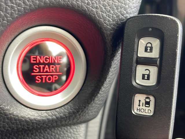 ホンダ Ｎ ＢＯＸ カスタム L 秋田県 2022(令4)年 0.5万km クリスタルブラックパール ワンオーナー/４WD/片側パワースライド/クルーズコントロール/アイドリングストップ/後方コーナーセンサー/クリアランスソナー/前席シートヒーター/車線逸脱警報/前方ドライブレコーダー/LEDヘッドライト/オートライト/フォグランプ/サンシェード/純正AW/スマートキー/スペアキー