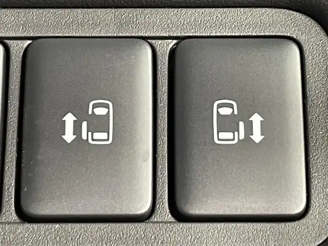 三菱 デリカＤ：５ ブラックエディション 愛知県 2025(令7)年 0.1千km アメジストブラック 登録済未使用車/電動サイドステップ/本革シート/純正１１インチナビ/フリップダウンモニター/両側パワースライドドア/パワーバックドア/レーダークルーズコントロール/衝突軽減ブレーキ/車線逸脱警報/ブラインドスポットモニター/電動パーキングブレーキ/ブレーキホールド/パドルシフト/ハンドルヒーター/シートヒーター/ＬＥＤヘッドライト/AC100V100Wコンセント/アクセサリーソケット/USB＆HDMI入力端子/ISOFIX/純正18インチアルミホイール