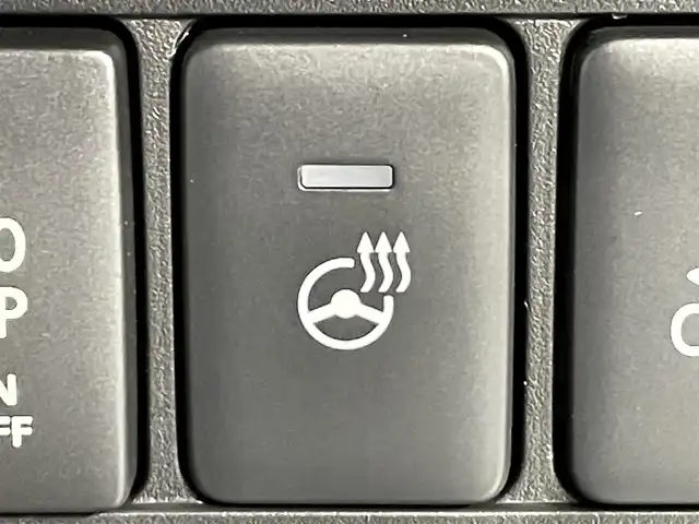 三菱 デリカＤ：５ ブラックエディション 愛知県 2025(令7)年 0.1千km アメジストブラック 登録済未使用車/電動サイドステップ/本革シート/純正１１インチナビ/フリップダウンモニター/両側パワースライドドア/パワーバックドア/レーダークルーズコントロール/衝突軽減ブレーキ/車線逸脱警報/ブラインドスポットモニター/電動パーキングブレーキ/ブレーキホールド/パドルシフト/ハンドルヒーター/シートヒーター/ＬＥＤヘッドライト/AC100V100Wコンセント/アクセサリーソケット/USB＆HDMI入力端子/ISOFIX/純正18インチアルミホイール