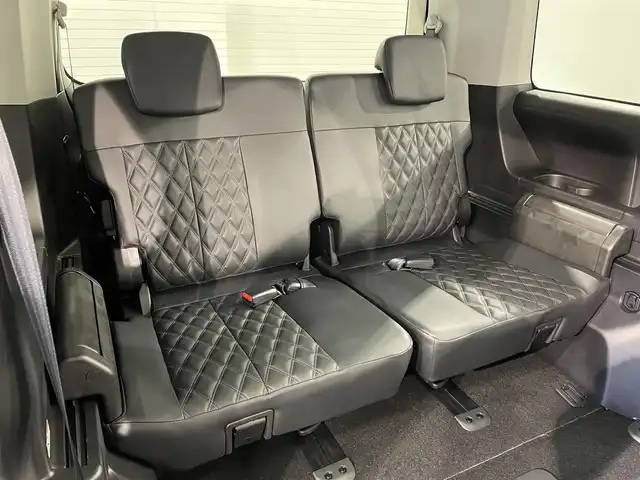 三菱 デリカＤ：５ ブラックエディション 愛知県 2025(令7)年 0.1千km アメジストブラック 登録済未使用車/電動サイドステップ/本革シート/純正１１インチナビ/フリップダウンモニター/両側パワースライドドア/パワーバックドア/レーダークルーズコントロール/衝突軽減ブレーキ/車線逸脱警報/ブラインドスポットモニター/電動パーキングブレーキ/ブレーキホールド/パドルシフト/ハンドルヒーター/シートヒーター/ＬＥＤヘッドライト/AC100V100Wコンセント/アクセサリーソケット/USB＆HDMI入力端子/ISOFIX/純正18インチアルミホイール