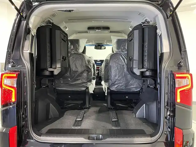 三菱 デリカＤ：５ ブラックエディション 愛知県 2025(令7)年 0.1千km アメジストブラック 登録済未使用車/電動サイドステップ/本革シート/純正１１インチナビ/フリップダウンモニター/両側パワースライドドア/パワーバックドア/レーダークルーズコントロール/衝突軽減ブレーキ/車線逸脱警報/ブラインドスポットモニター/電動パーキングブレーキ/ブレーキホールド/パドルシフト/ハンドルヒーター/シートヒーター/ＬＥＤヘッドライト/AC100V100Wコンセント/アクセサリーソケット/USB＆HDMI入力端子/ISOFIX/純正18インチアルミホイール