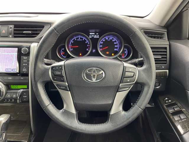 トヨタ マークＸ 250G 岐阜県 2013(平25)年 9.6万km ホワイトパールクリスタルシャイン モデリスタエアロ(フロント/サイド/リアアンダー)/＝＝＝＝＝/純正メーカーHDDナビ/・CD/DVD/MSV/USB/AUX/フルセグTV/モデリスタエアロ　純正メーカーナビ　バックカメラ　　フルセグＴＶ　スマートキー　　プッシュスタート　パワーシート　　キセノンヘッドライト　オートライト　　フォグランプ　　ビルトインＥＴＣ　社外１８ＡＷ