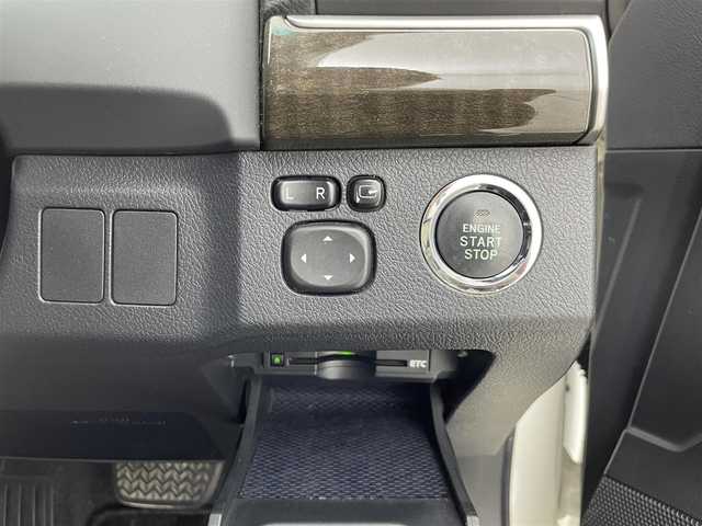 トヨタ マークＸ 250G 岐阜県 2013(平25)年 9.6万km ホワイトパールクリスタルシャイン モデリスタエアロ(フロント/サイド/リアアンダー)/＝＝＝＝＝/純正メーカーHDDナビ/・CD/DVD/MSV/USB/AUX/フルセグTV/モデリスタエアロ　純正メーカーナビ　バックカメラ　　フルセグＴＶ　スマートキー　　プッシュスタート　パワーシート　　キセノンヘッドライト　オートライト　　フォグランプ　　ビルトインＥＴＣ　社外１８ＡＷ