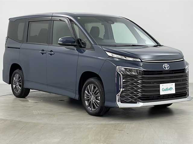 トヨタ ヴォクシー ハイブリッド S－G 道央・札幌 2025(令7)年 0.1万km マッシブグレー ・４ＷＤ/・純正ナビ＆ＴＶ＆ＢＴ＆ＤＶＤ＆ＣＤ/・バックカメラ/・レーダークルーズコントロール/・衝突被害軽減ブレーキ/・レーンキープアシスト/・両側電動スライドドア/・ＥＴＣ/・ステアリングスィッチ/・ＨＤＭＩ/・コーナーセンサー/・ＬＥＤヘッドライト