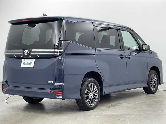 トヨタ ヴォクシー ハイブリッド S－G 道央・札幌 2025(令7)年 0.1万km マッシブグレー ・４ＷＤ/・純正ナビ＆ＴＶ＆ＢＴ＆ＤＶＤ＆ＣＤ/・バックカメラ/・レーダークルーズコントロール/・衝突被害軽減ブレーキ/・レーンキープアシスト/・両側電動スライドドア/・ＥＴＣ/・ステアリングスィッチ/・ＨＤＭＩ/・コーナーセンサー/・ＬＥＤヘッドライト