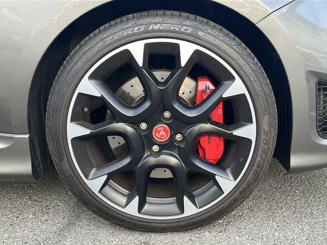 アバルト ５９５ コンペティツィオーネ 京都府 2019(令1)年 2万km グレー 純正ディスプレイオーディオ　/Bluetooth/USB/サイドエアロ　/レッドキャリパー　/後方コーナーセンサー　/社外ダウンサスペンション　/パドルシフト　/前後純正ドライブレコーダー/純正ＡＷ１７インチ/キセノンヘッドライト　/フロントフォグランプ/Wサイドエアバッグ/カーテンエアバッグ