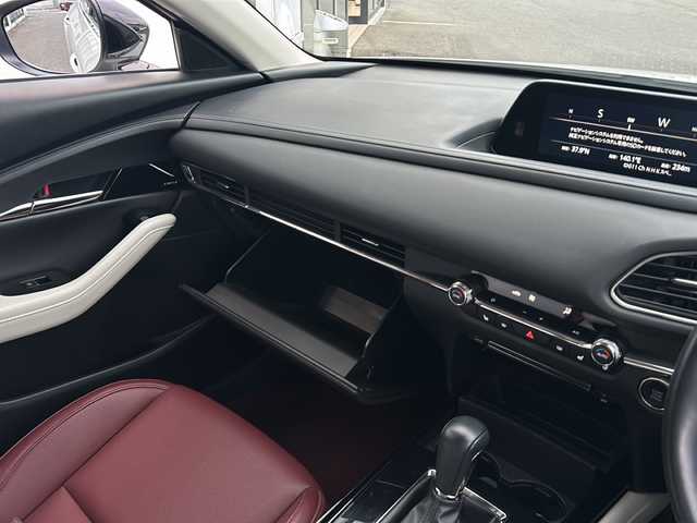 マツダ ＣＸ－３０ XD 100周年特別記念車 山形県 2020(令2)年 4.3万km スノーフレイクホワイトパールマイカ 4WD/BSM/レーダークルーズコントロール/レーンキープアシスト/BOSEサウンドシステム/純正ナビ/（Bluetooth/CD/DVD/フルセグ)/全方位カメラ/ヘッドアップディスプレイ/電動リアゲート/レザーシート/パワーシート/シートヒーター/LEDオートライト/オートマチックハイビーム/フォグランプ/ドライブレコーダー/ステアリングスイッチ/ステアリングヒーター/電動パーキングブレーキ/オートブレーキホールド/純正AW/純正フロアマット/スマートキー×2/ドアバイザー