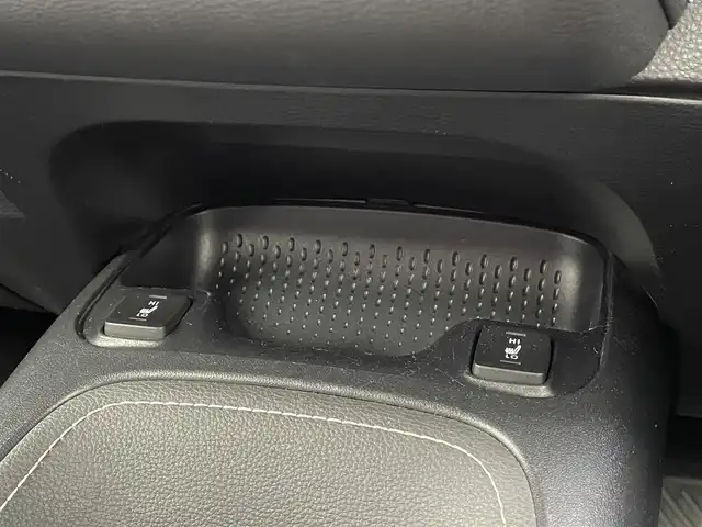 トヨタ カローラツーリング ハイブリッド アクティブスポーツ 道南・函館 2024(令6)年 3.3万km アティチュードブラックマイカ /純正ナビ//フルセグTV//寒冷地仕様//バックカメラ//シートヒーター//クルーズコントロール//コーナーセンサー//レーンキープアシスト//ETC//ブラインドスポットモニター//オートハイビーム//ハンドルウォーマー