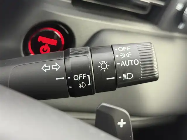 ホンダ ヴェゼル ハイブリッド e:HEV X 愛知県 2022(令4)年 3.4万km プラチナホワイトパール ホンダセンシング/純正ディスプレイナビ/フルセグTV/Bluetooth/AppleCarPlay/AndroidAuto/Qi充電/アダプティブクルーズコントロール/ステアリングリモコン/パドルシフト/ダウンヒルアシストコントロール/ETC2.0/オートライト/フォグランプ/全方位ドライブレコーダー/バックカメラ/モデューロフルエアロ