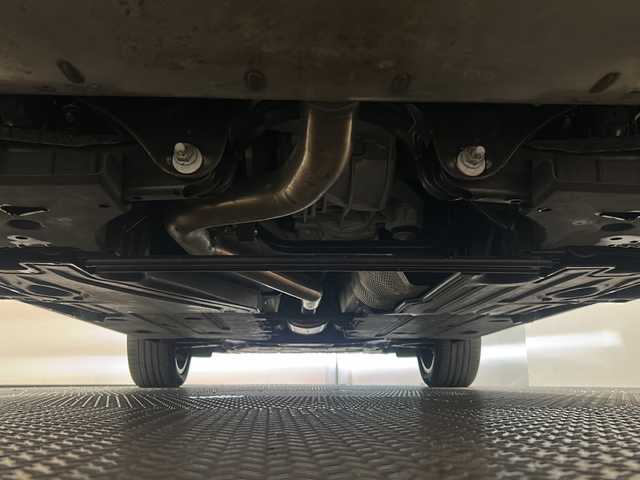 ボルボ ＸＣ４０ T4 AWD インスクリプション 新潟県 2019(平31)年 2.8万km グレー パノラッミックスライディングルーフ/Inscription 標準装備/・Inscription専用色パイングレーメタリック/・本革シートオキサイドレッド/・ドリフト・ウッド・パネル/・19インチ 5ダブルスポークダイヤモンドカットAW/・Inscription 専用フロントグリル/・Orreforsクリスタルノブ/・harman/kardonプレミアムサウンド/標準装備/・アダプティブ・クルーズ・コントロール/・パイロット・アシスト（車線維持支援機能）/・LKA（レーン・キーピング・エイド/・LEDヘッドライト（アクティブベンディング機能付）/・オートブレーキ機能付CTA（クロス・トラフィック・アラート/・オンカミング・レーン・ミティゲーション/・ブラインドスポット・インフォメーション・システム/・LCMA（レーン・チェンジ・マージ・エイド）/・360°ビューカメラ/・パーク・アシスト・パイロット/・Bluetooth/・TV/・ドライブレコーダー