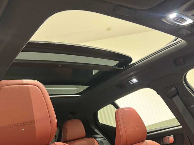 ボルボ ＸＣ４０ T4 AWD インスクリプション 新潟県 2019(平31)年 2.8万km グレー パノラッミックスライディングルーフ/Inscription 標準装備/・Inscription専用色パイングレーメタリック/・本革シートオキサイドレッド/・ドリフト・ウッド・パネル/・19インチ 5ダブルスポークダイヤモンドカットAW/・Inscription 専用フロントグリル/・Orreforsクリスタルノブ/・harman/kardonプレミアムサウンド/標準装備/・アダプティブ・クルーズ・コントロール/・パイロット・アシスト（車線維持支援機能）/・LKA（レーン・キーピング・エイド/・LEDヘッドライト（アクティブベンディング機能付）/・オートブレーキ機能付CTA（クロス・トラフィック・アラート/・オンカミング・レーン・ミティゲーション/・ブラインドスポット・インフォメーション・システム/・LCMA（レーン・チェンジ・マージ・エイド）/・360°ビューカメラ/・パーク・アシスト・パイロット/・Bluetooth/・TV/・ドライブレコーダー