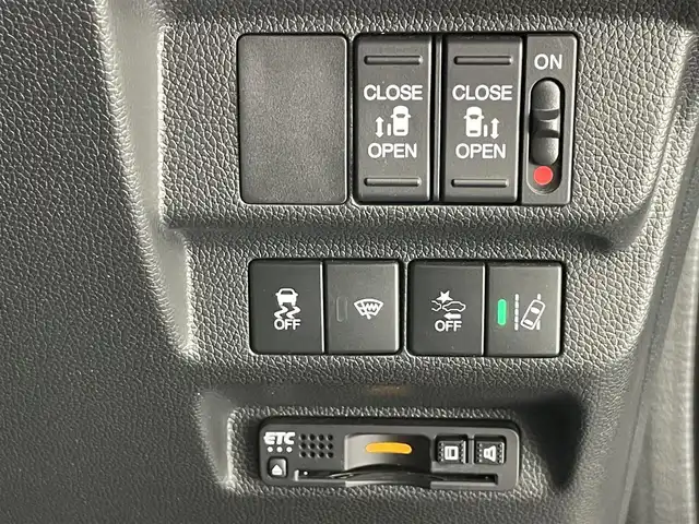 ホンダ フリード ハイブリット G ホンダセンシング 愛知県 2022(令4)年 3.5万km クリスタルブラックパール 純正９インチナビ/ホンダセンシング/レーダークルーズコントロール/両側パワースライドドア/フルセグTV/DVD/バックカメラ/LEDオートライト/ETC/前後ドライブレコーダー/ハーフレザーシート/シートヒーター/純正アルミホイール/純正フロアマット/衝突被害軽減ブレーキ/パーキングセンサー/禁煙車