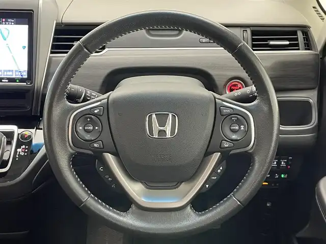 ホンダ フリード ハイブリット G ホンダセンシング 愛知県 2022(令4)年 3.5万km クリスタルブラックパール 純正９インチナビ/ホンダセンシング/レーダークルーズコントロール/両側パワースライドドア/フルセグTV/DVD/バックカメラ/LEDオートライト/ETC/前後ドライブレコーダー/ハーフレザーシート/シートヒーター/純正アルミホイール/純正フロアマット/衝突被害軽減ブレーキ/パーキングセンサー/禁煙車