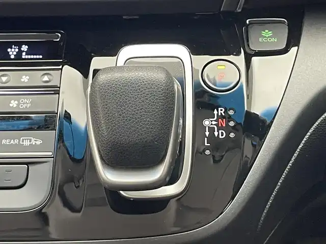 ホンダ フリード ハイブリット G ホンダセンシング 愛知県 2022(令4)年 3.5万km クリスタルブラックパール 純正９インチナビ/ホンダセンシング/レーダークルーズコントロール/両側パワースライドドア/フルセグTV/DVD/バックカメラ/LEDオートライト/ETC/前後ドライブレコーダー/ハーフレザーシート/シートヒーター/純正アルミホイール/純正フロアマット/衝突被害軽減ブレーキ/パーキングセンサー/禁煙車